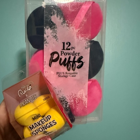 ✨ Makeup Sponge & Powder Puff Bundle – Rude x Peanuts Mini + 12pc Powder Puffs ✨ - Picture 1 of 3